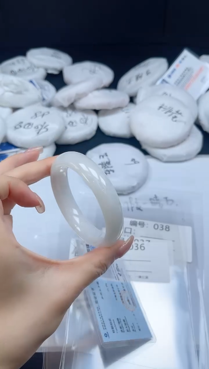 未镶嵌手镯和田玉036-54