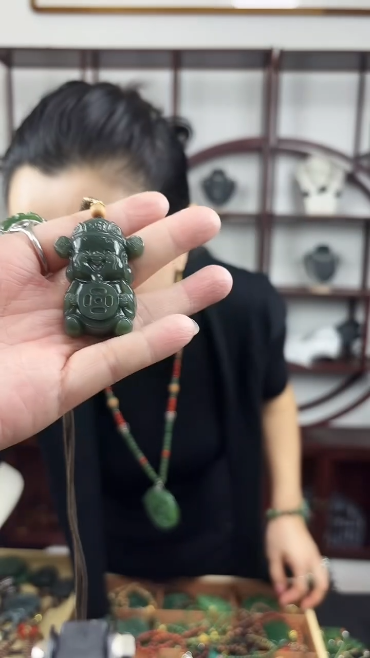 颈饰未镶嵌和田玉财神