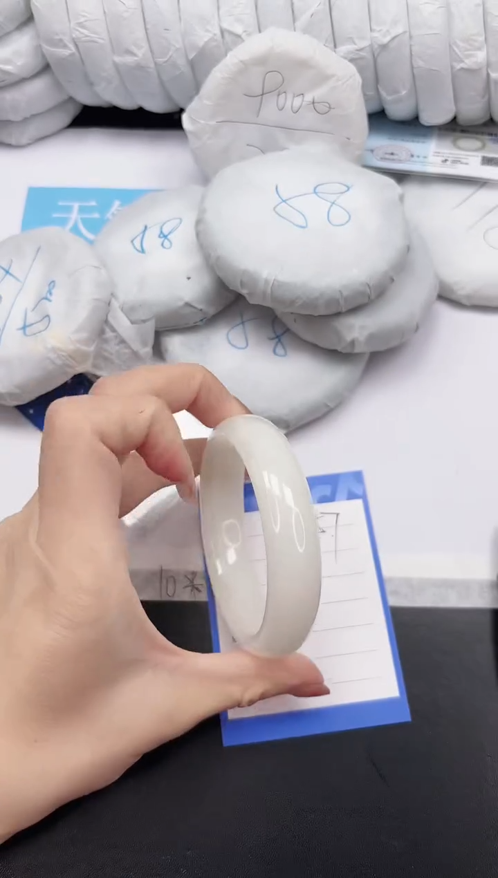 未镶嵌手镯和田玉157-60BK