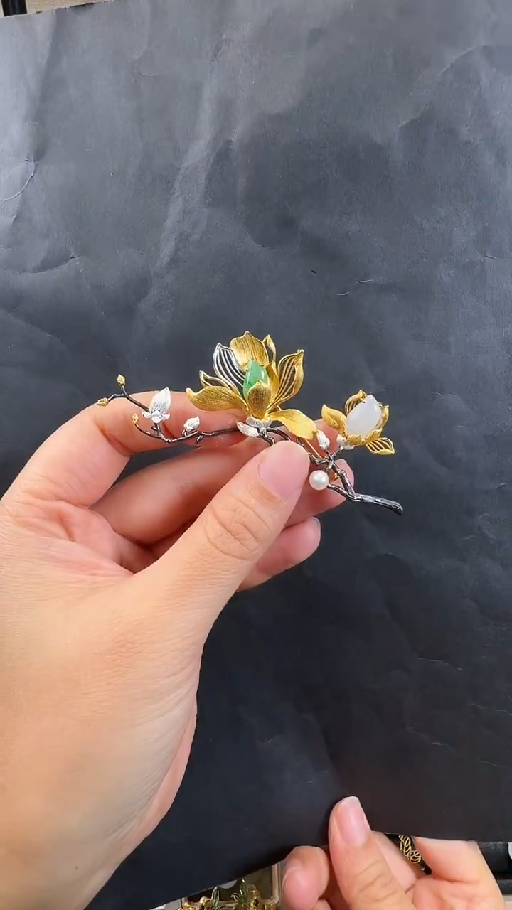 颈饰银S925镶嵌和田玉胸针