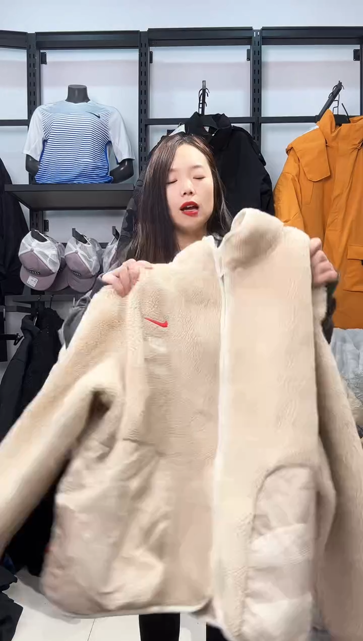 2612   编码  瑕疵直播间过款为准 尺码  ·  L