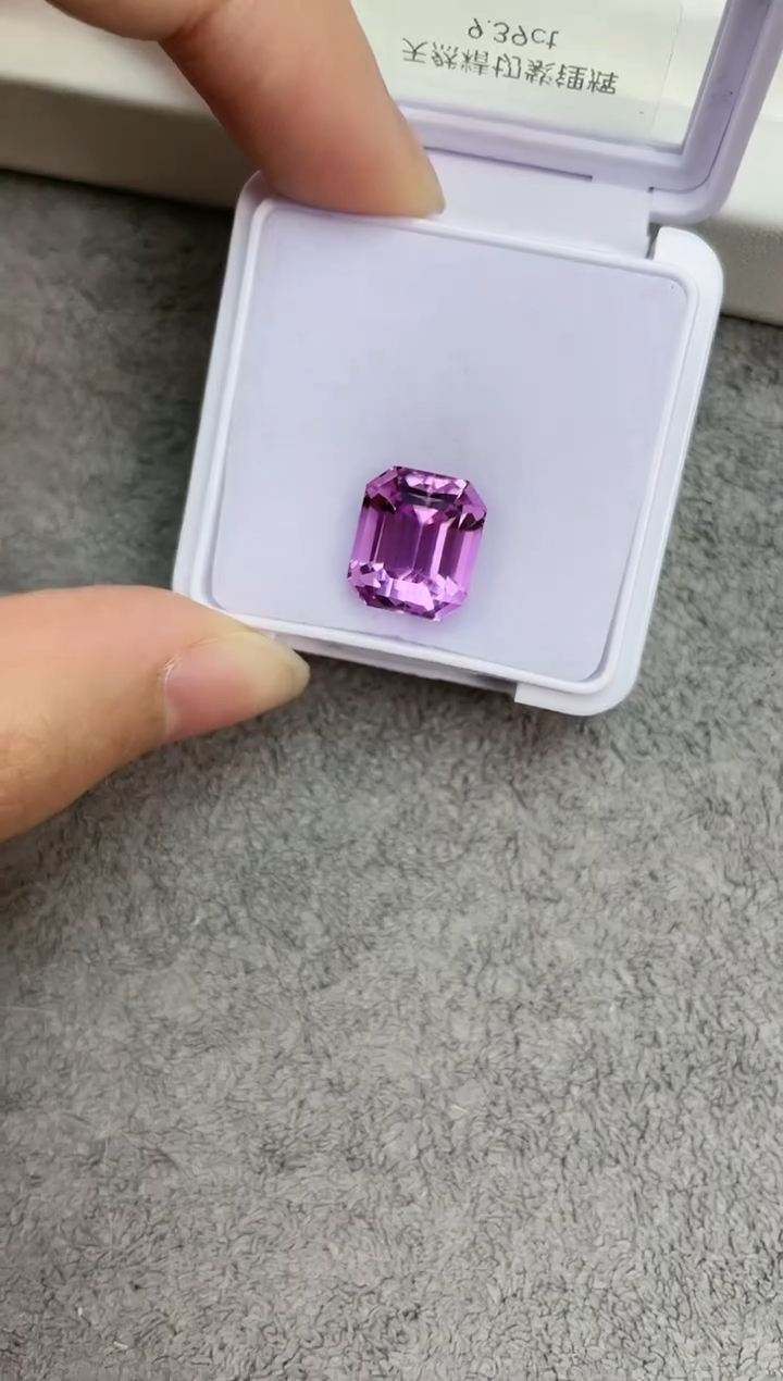 【闪购商品】锂辉石裸石未镶嵌9.39克拉