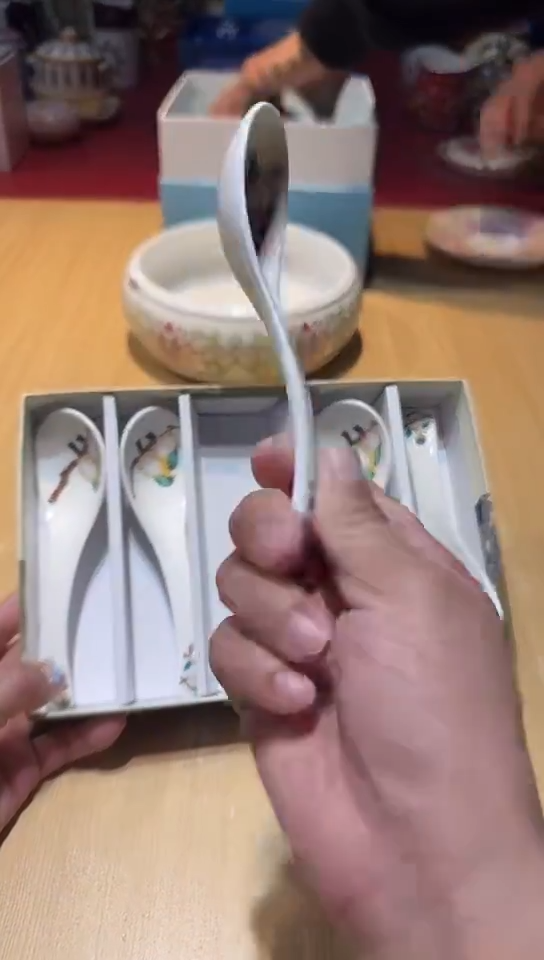 瓷片生活的本意是开心阿@@1