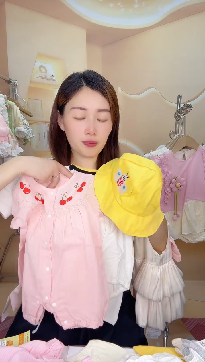 按图片三件66码，