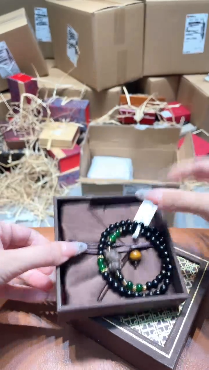 (无礼盒）仓库撤柜闪购链接（多样性发其一）￥