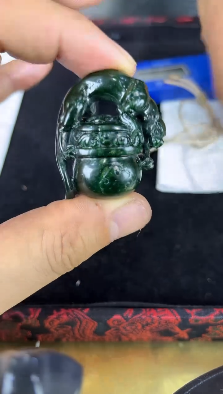 颈饰未镶嵌翡翠天然A货翡翠