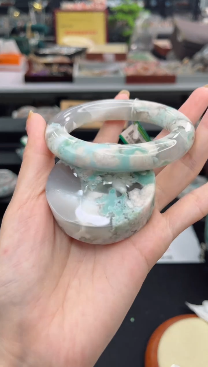 【闪购商品】石英质玉手镯未镶嵌56圈口（赠品镯心）3S9746