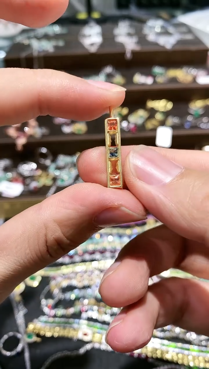 【闪购商品】蓝宝石颈饰银S925镀金镶嵌吊坠