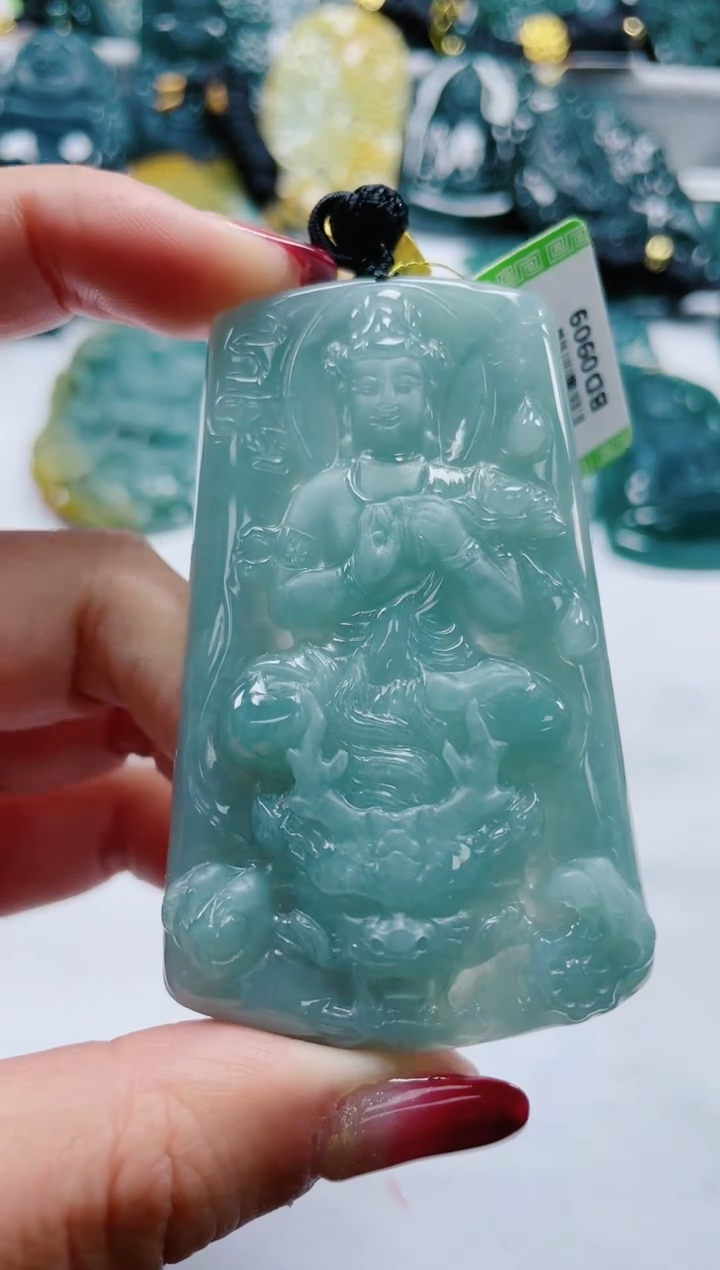 【闪购商品】翡翠颈饰未镶嵌                   