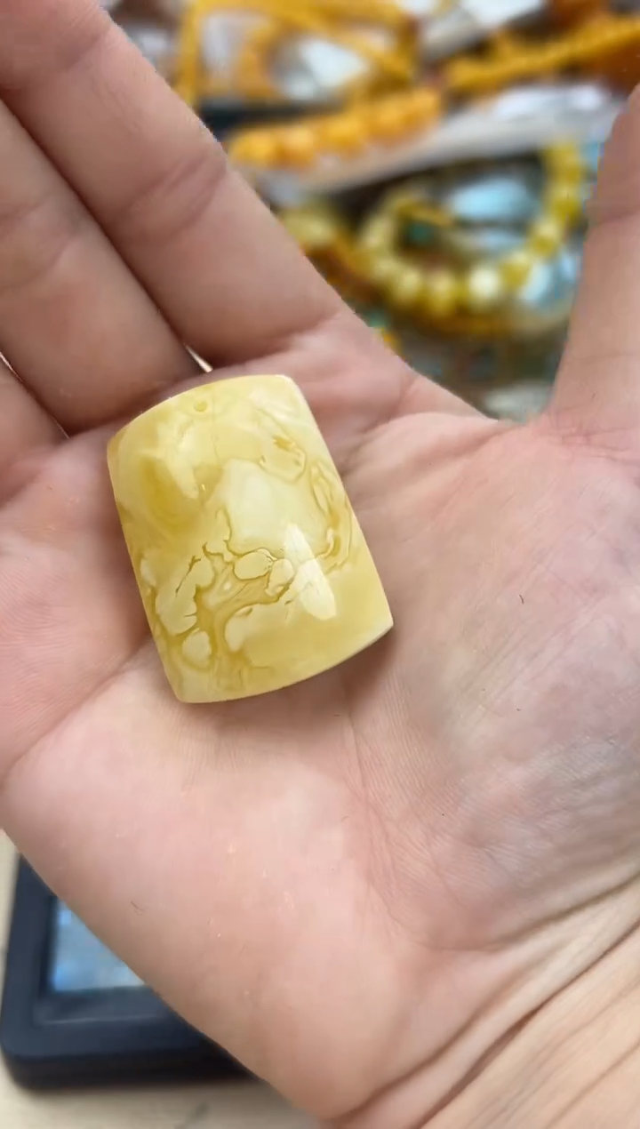 【闪购商品】琥珀裸石未镶嵌蜜蜡吊坠