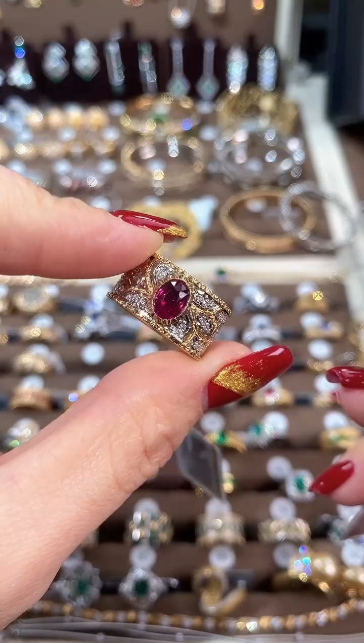 【闪购商品】红宝石戒指18K金镶嵌18K黄白红宝雕金宽版戒指13