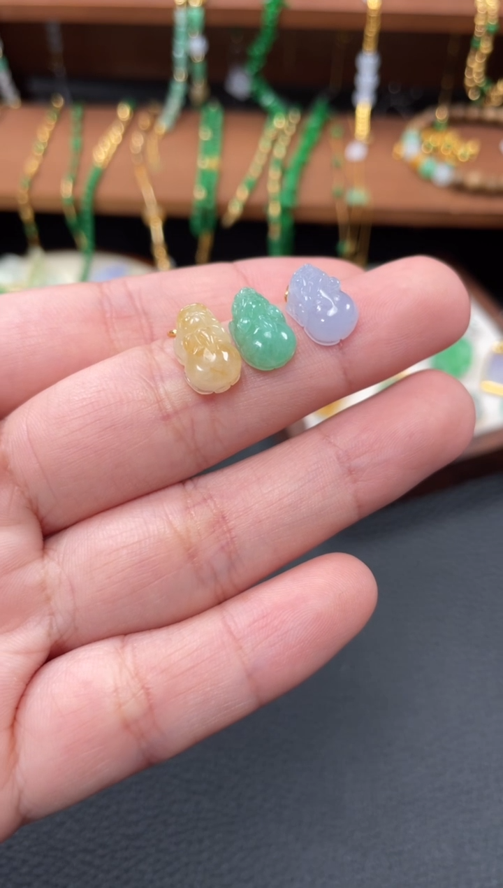 【闪购商品】翡翠吊坠(不含链)18K金镶嵌3个    P423