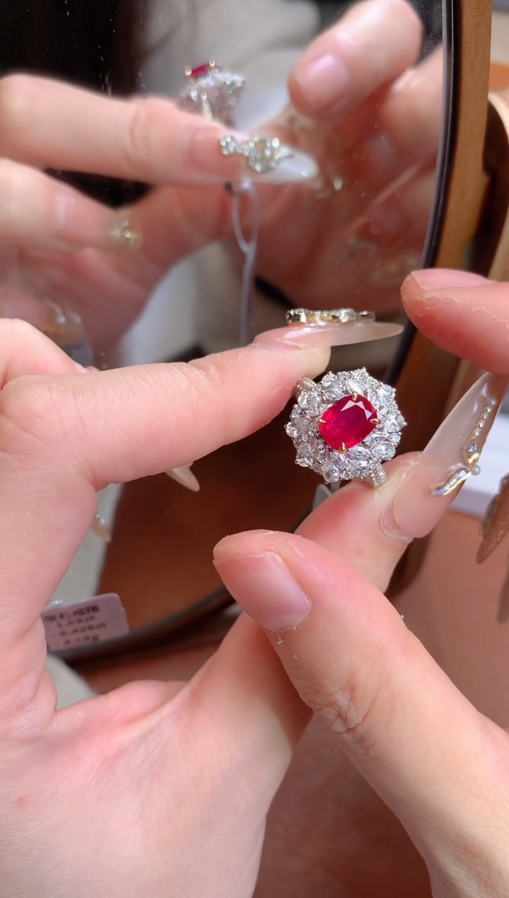 【闪购商品】红宝石戒指18K金镶嵌1.91CT   无烧鸽血红  缅甸