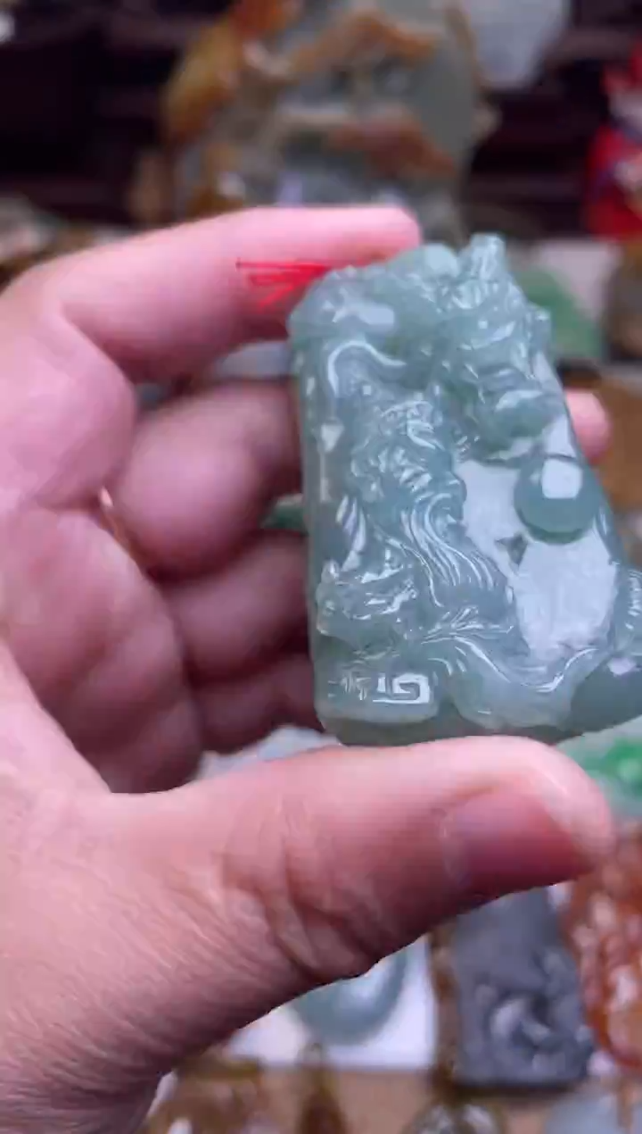 颈饰未镶嵌翡翠关公