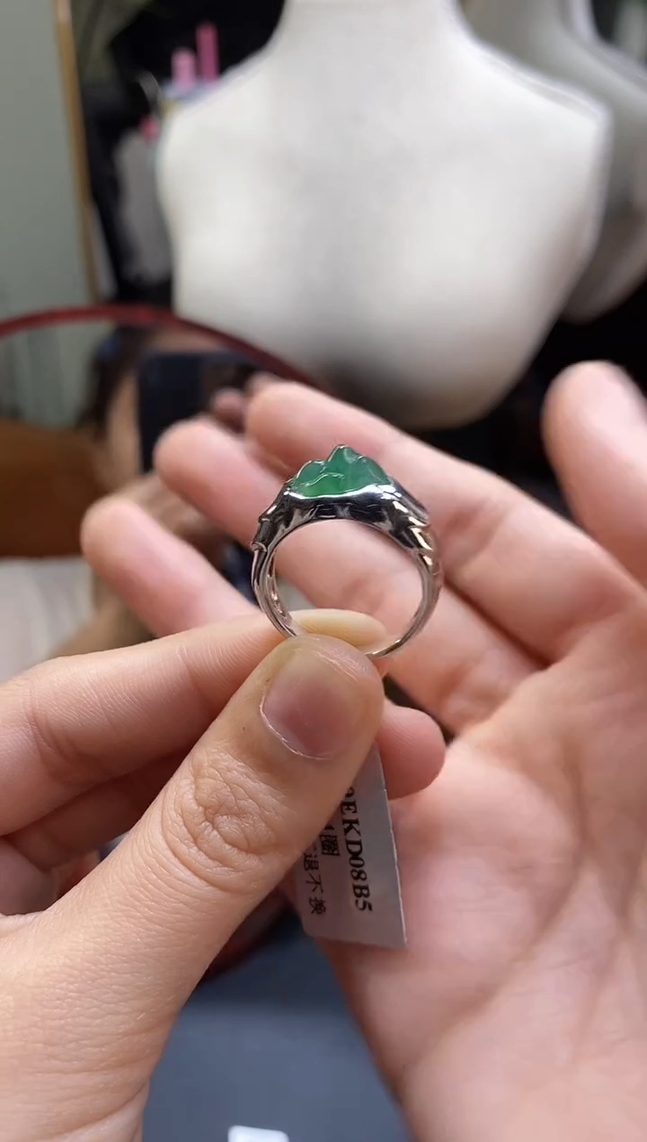 颈饰银S925镶嵌翡翠18267