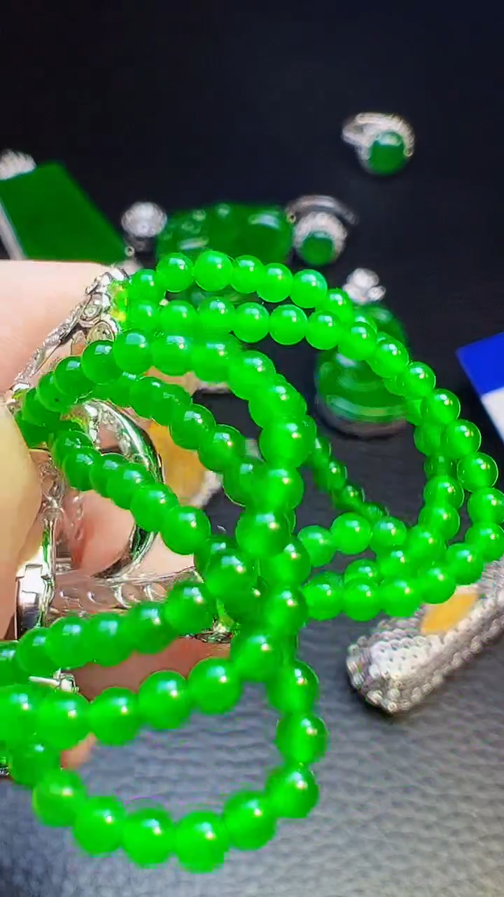 18K金镶嵌翡翠耳饰A***e翡翠