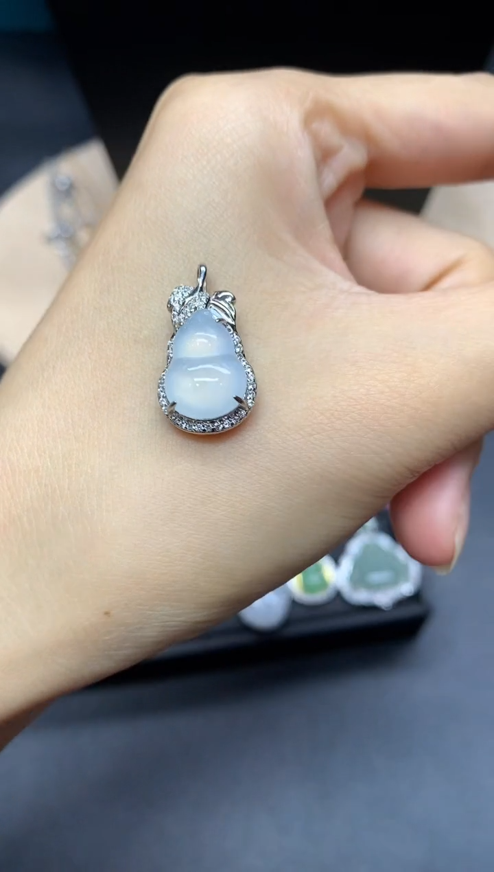 【闪购商品】翡翠吊坠(不含链)银S925镶嵌葫芦【多样性发其一】