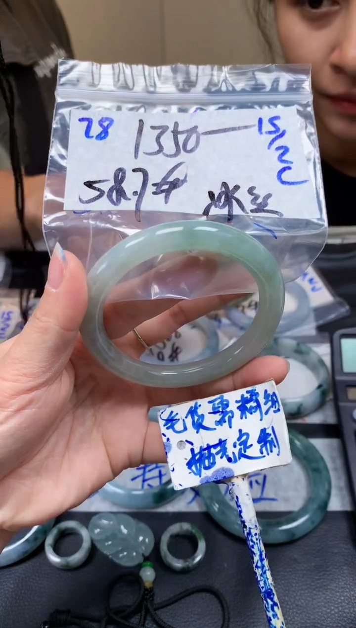 【闪购商品】定制翡翠未镶嵌78毛货需精细抛光手镯多样性拍一发一