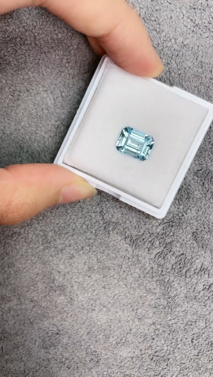 【闪购商品】海蓝宝石裸石未镶嵌3.63克拉