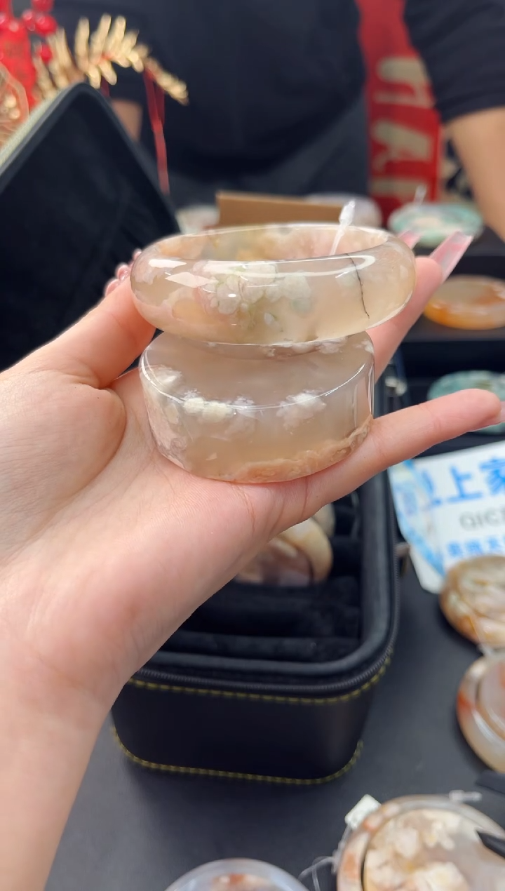 【闪购商品】石英质玉手镯未镶嵌赠送镯心（57圈口）