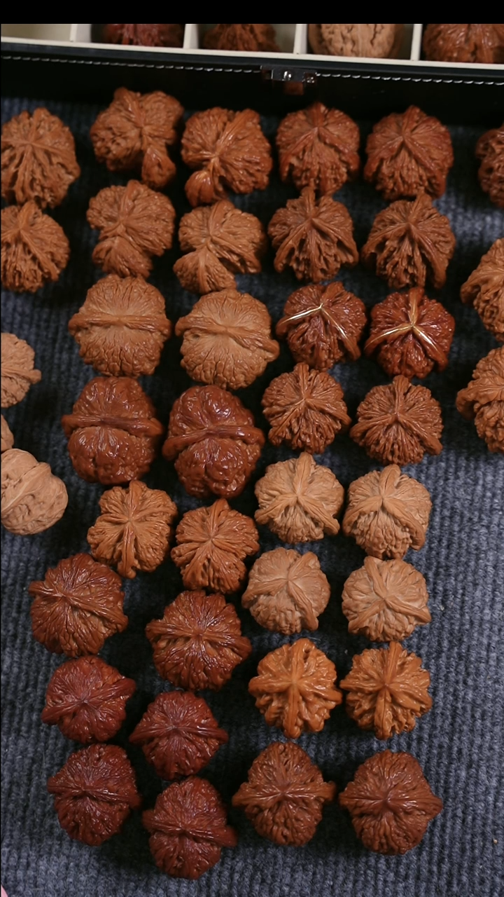 【闪购商品】文玩核桃吊坠红锦鲤