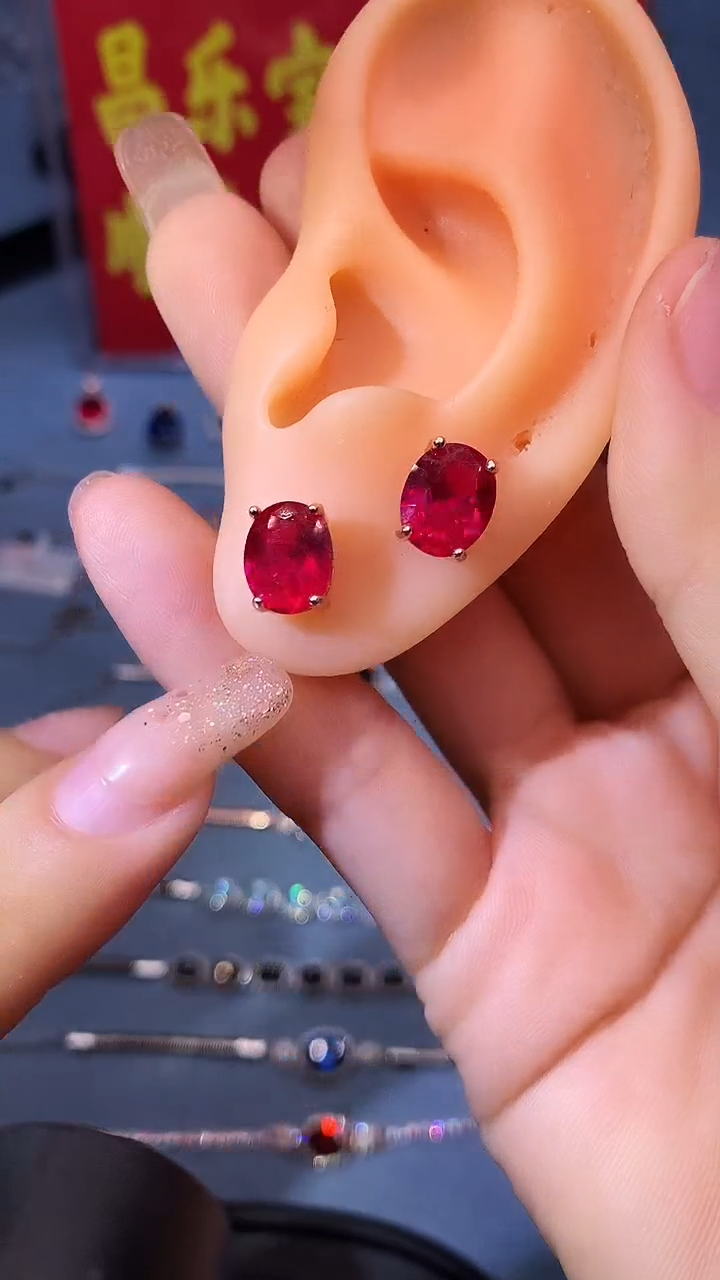 【闪购商品】红宝石耳饰银S925镶嵌1111