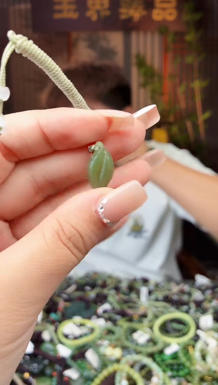 和田玉未镶嵌颈饰拍一发一