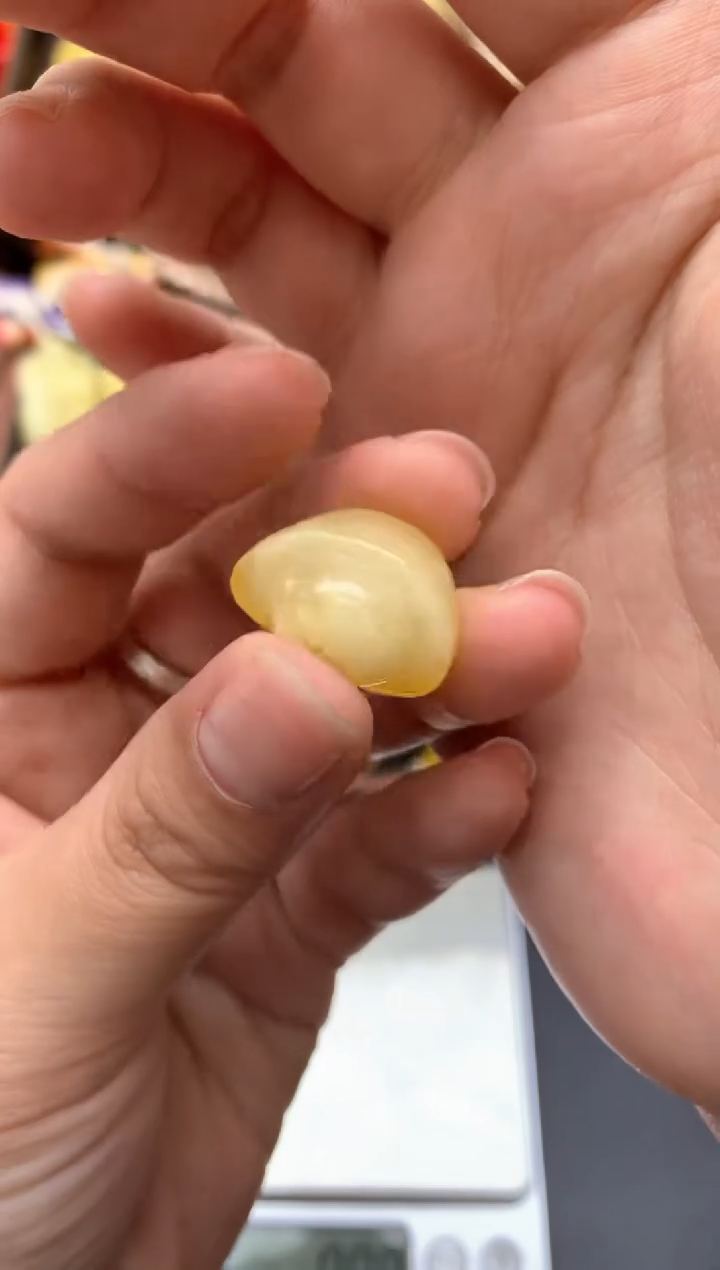 【闪购商品】未镶嵌琥珀珠宝奇石065琥珀蜜蜡花粉有纹小坑介意勿拍