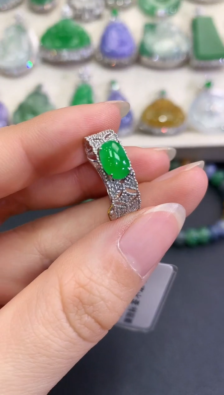 【闪购商品】翡翠戒指18K金镶嵌B39   
