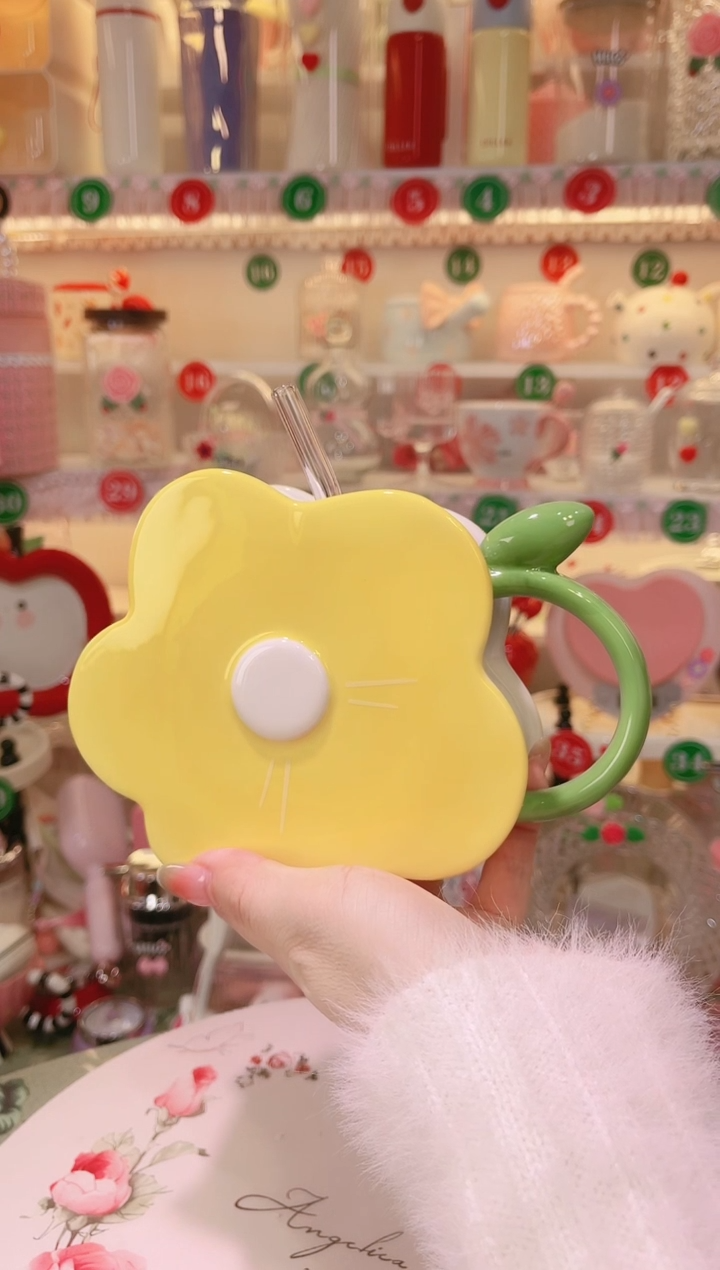 【闪购商品】摆件花朵吸管杯品质好，发货快，放心拍