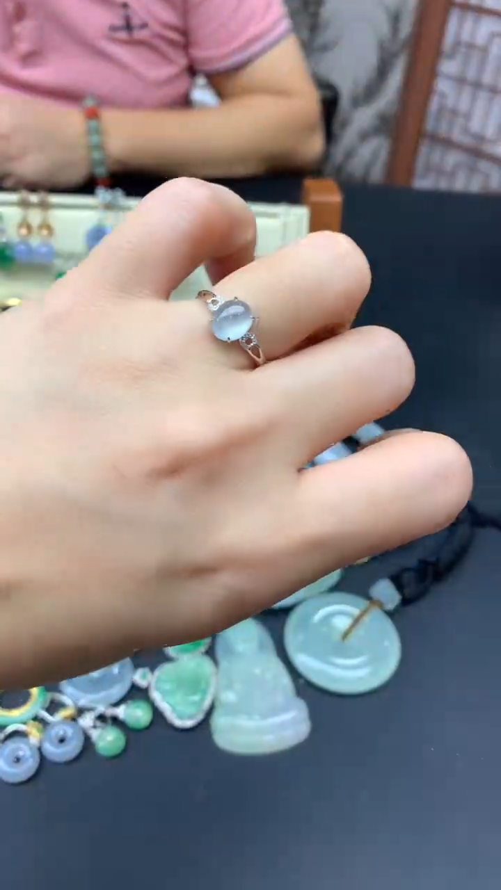 【闪购商品】翡翠戒圈18K金镶嵌30-天然翡翠