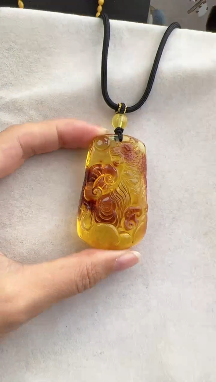 【闪购商品】琥珀裸石未镶嵌10118333-吊坠