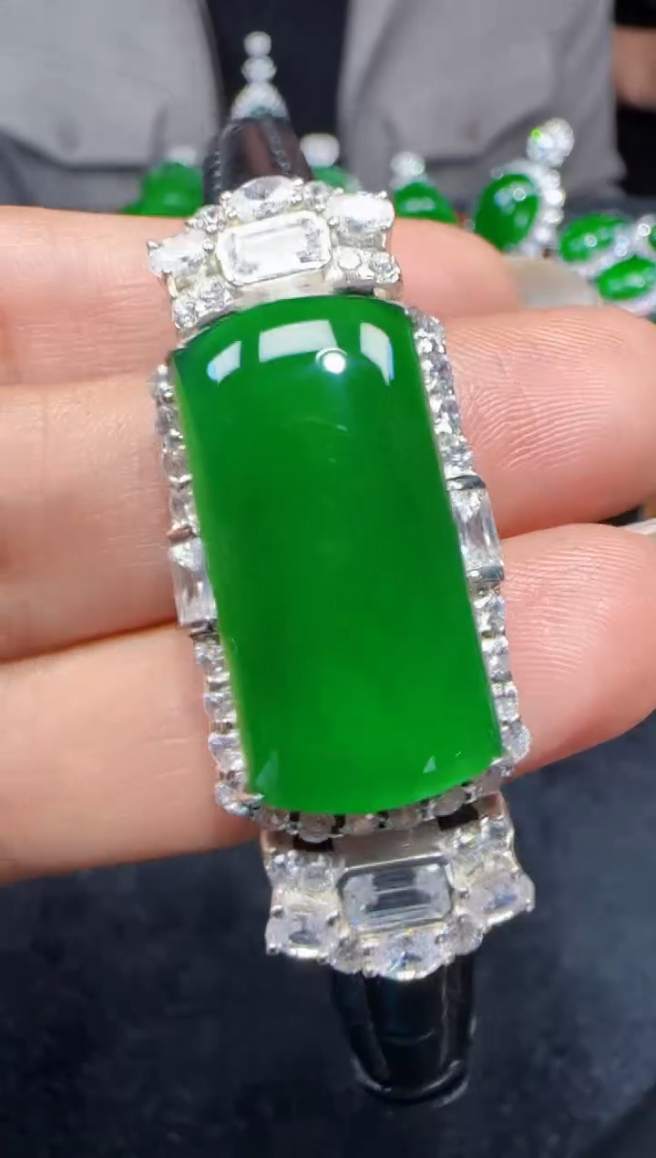 未镶嵌定制翡翠翡翠手牌74