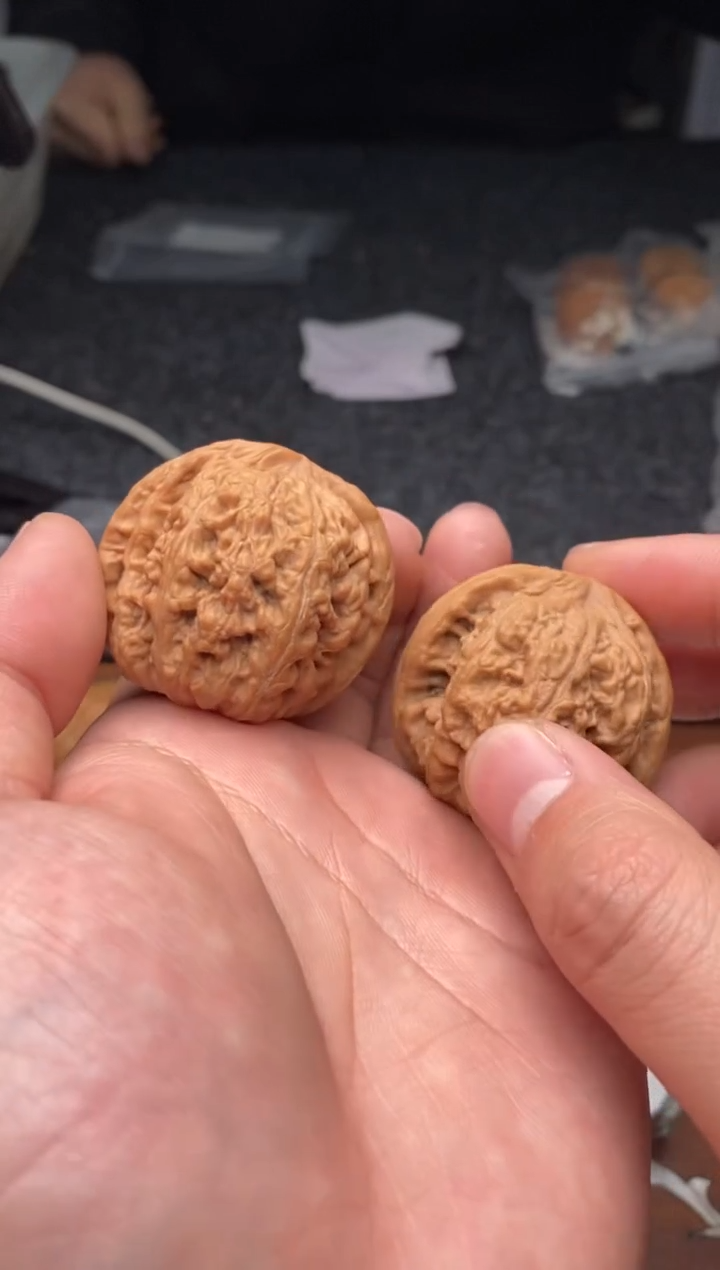 【闪购商品】文玩核桃把件G163号40尺粗筋