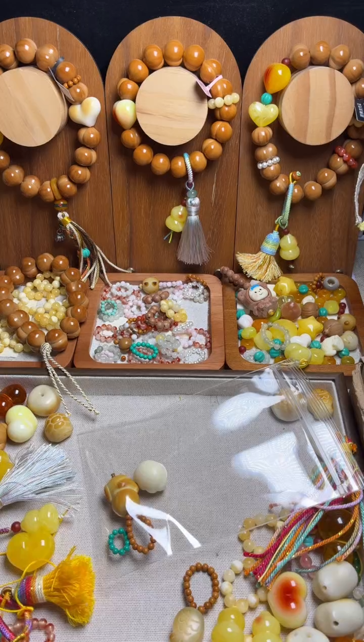 手串猴头核桃?****气配饰 猫爪 绿跑环 悟道猫吊坠