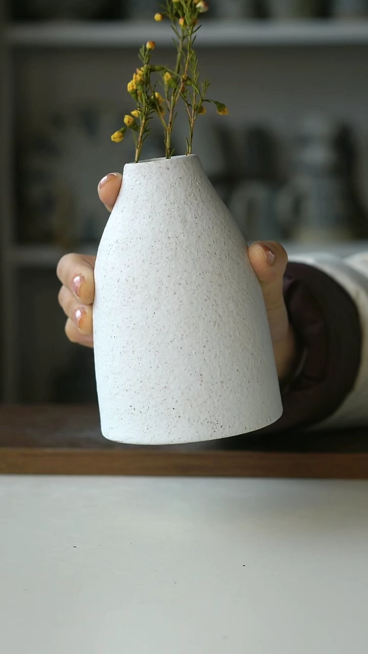 【闪购商品】陶瓷出斯马兰纸浆花瓶@4-2@