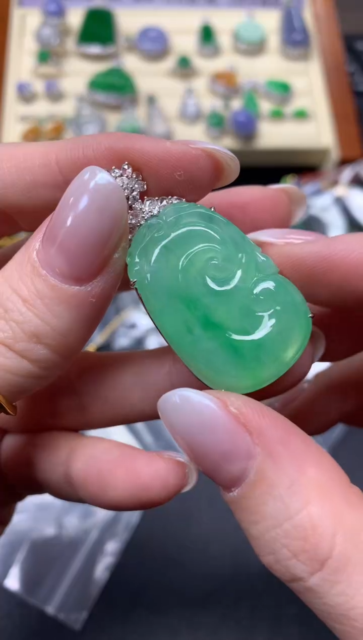 【闪购商品】翡翠吊坠(不含链)18K金镶嵌吊坠|13800+1380