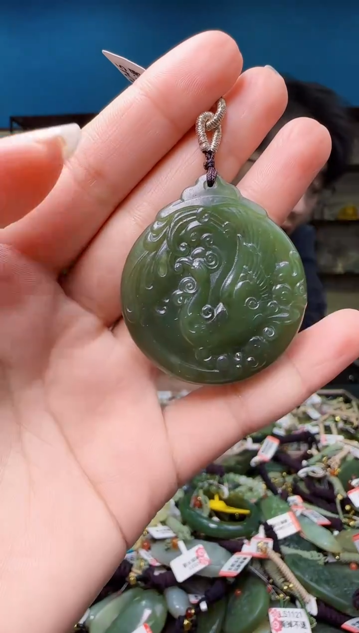 颈饰未镶嵌和田玉1