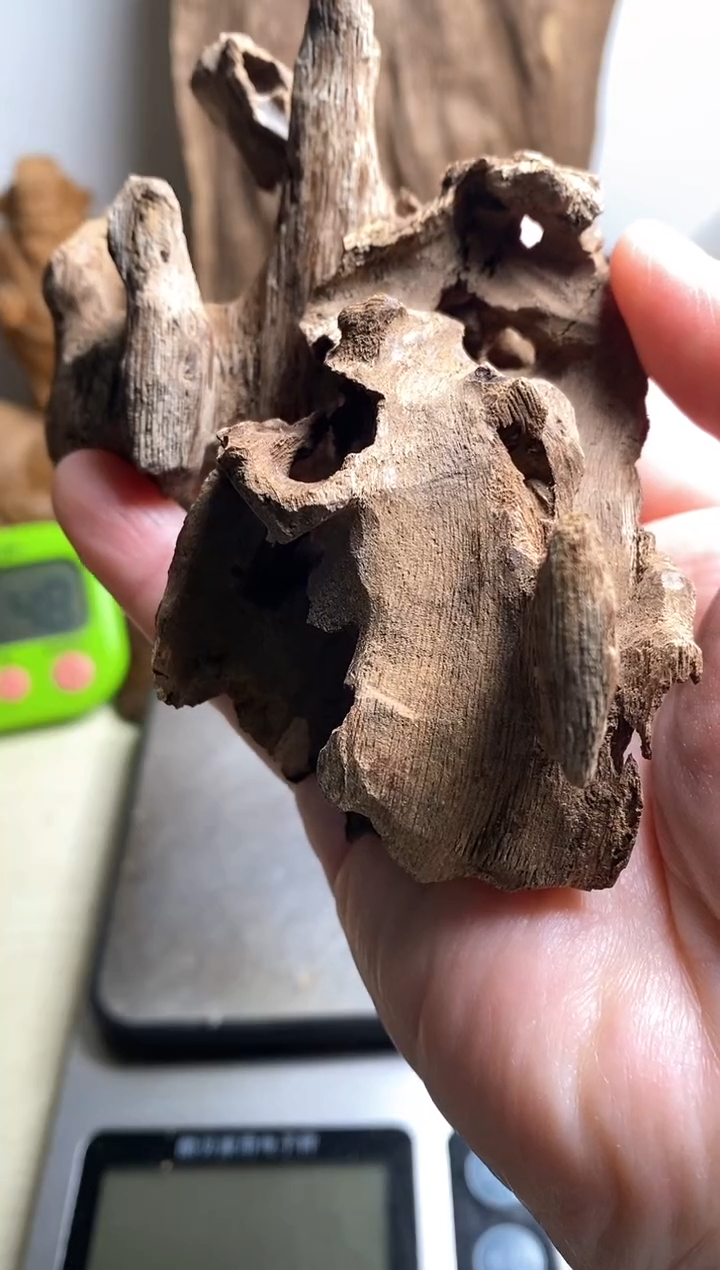 【闪购商品】沉香手把件海南沉香土沉料22克