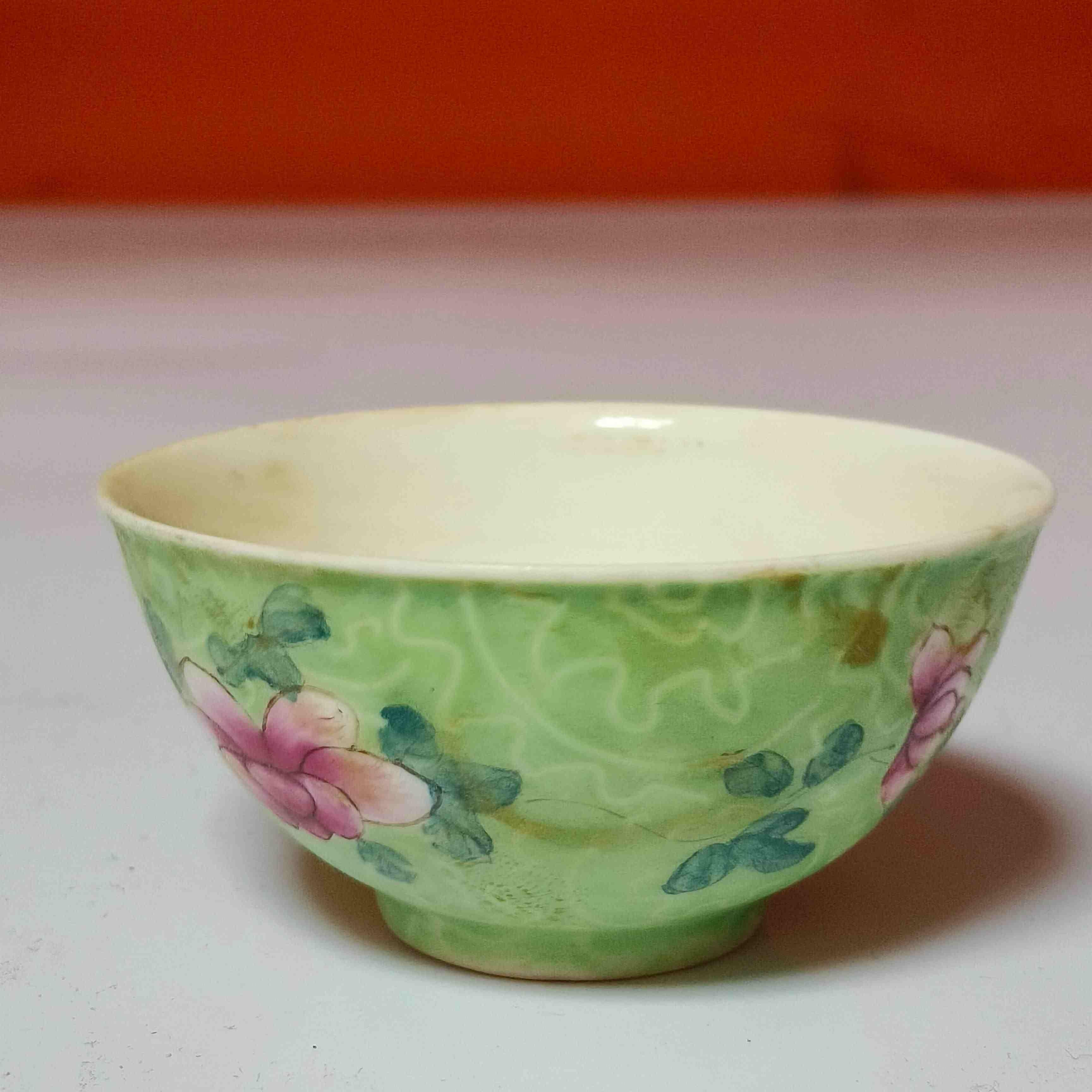 3724清晚期 绿地轧道花卉纹品茗杯