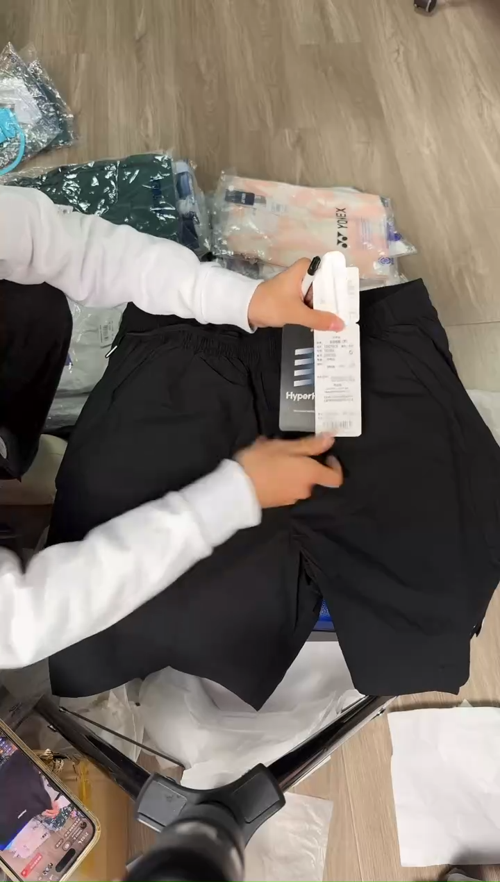 YONEX尤尼克斯正品微瑕  44   黑色短裤LO