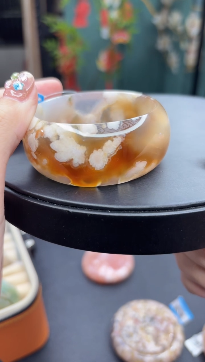 【闪购商品】石英质玉手镯未镶嵌129（53圈）