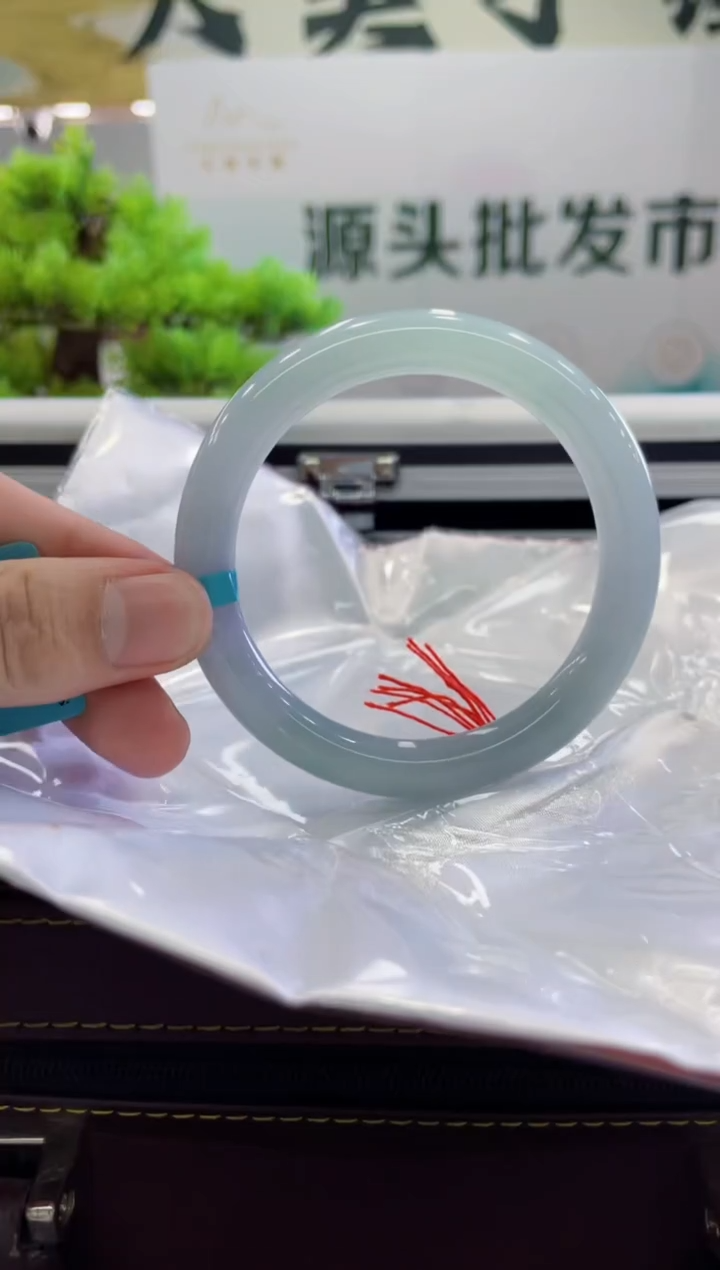 【闪购商品】翡翠手镯未镶嵌手镯