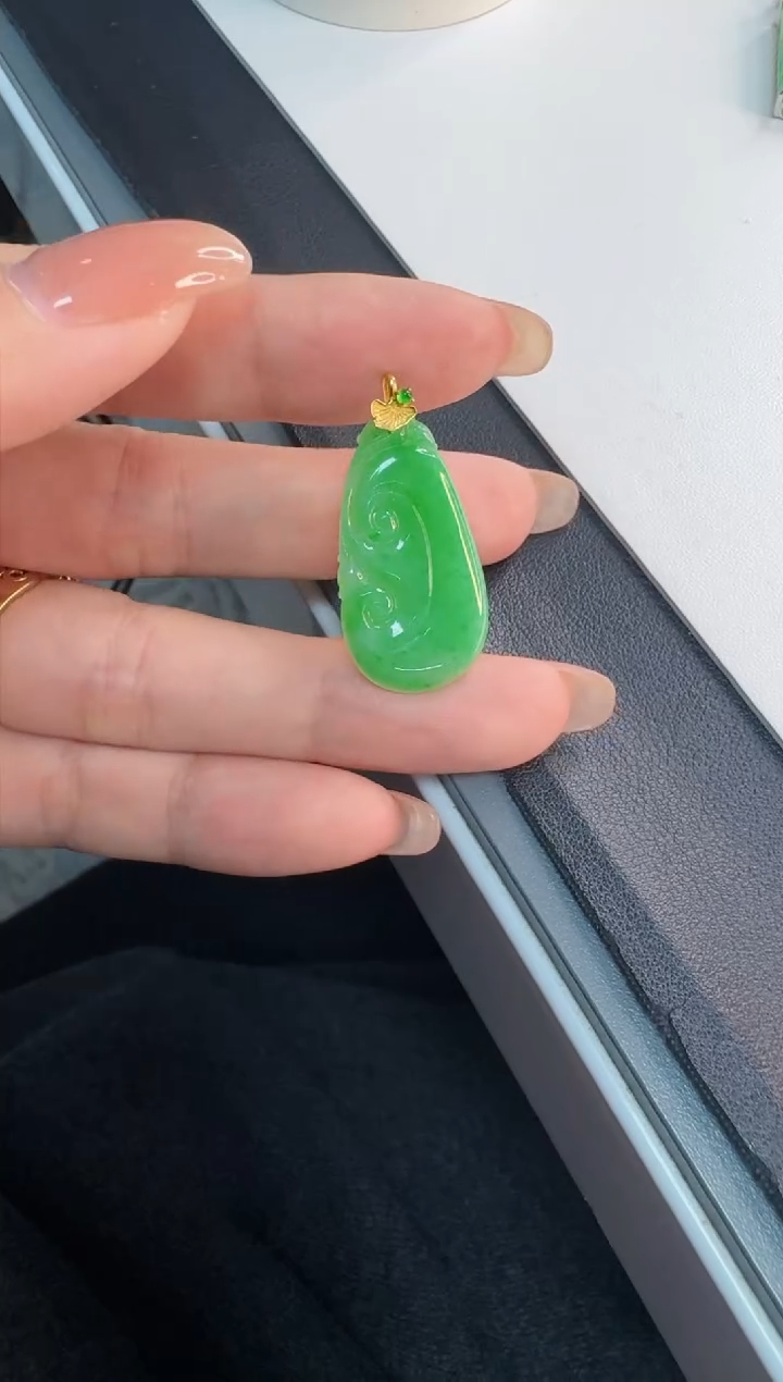 颈饰18K金镶嵌翡翠缅甸A货翡翠