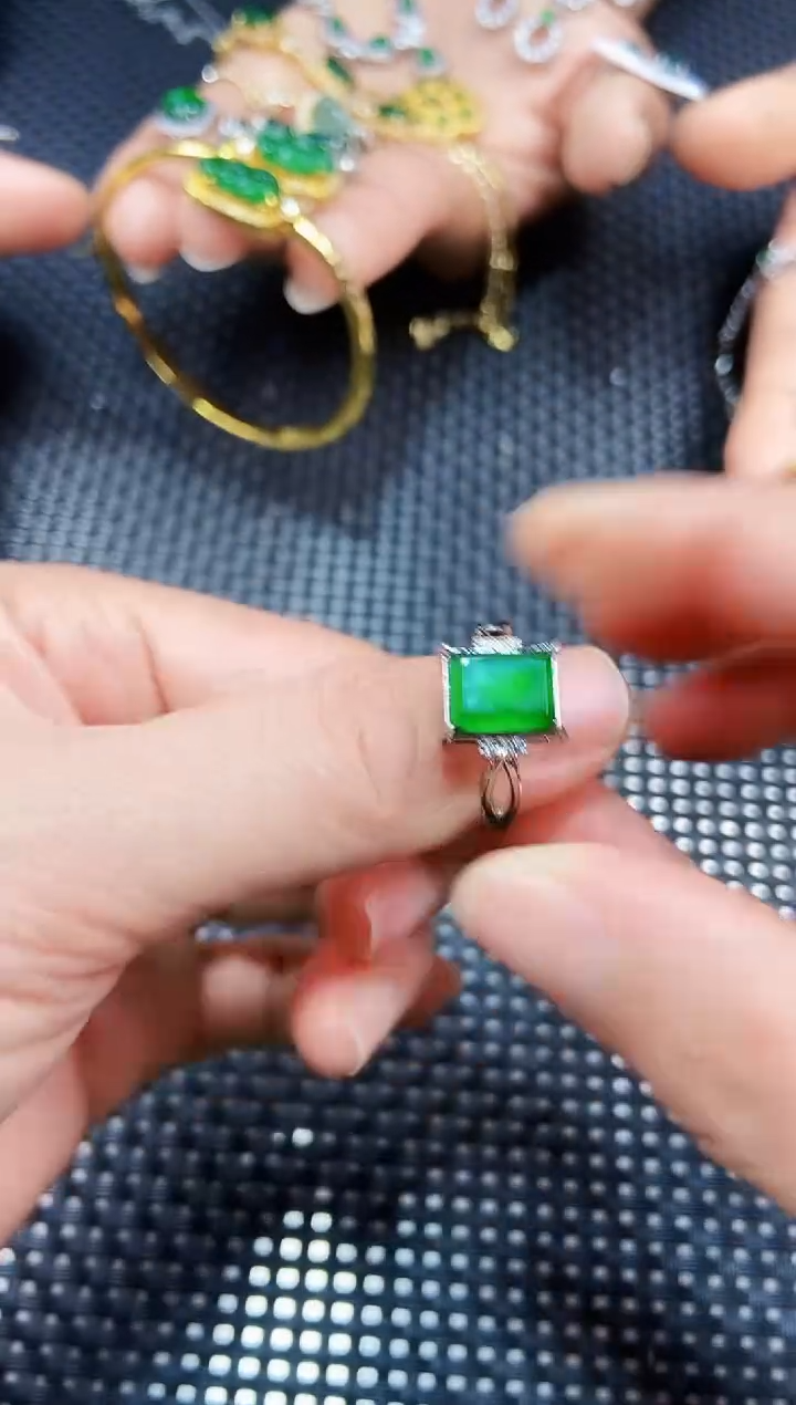 【闪购商品】翡翠戒指未镶嵌111111111