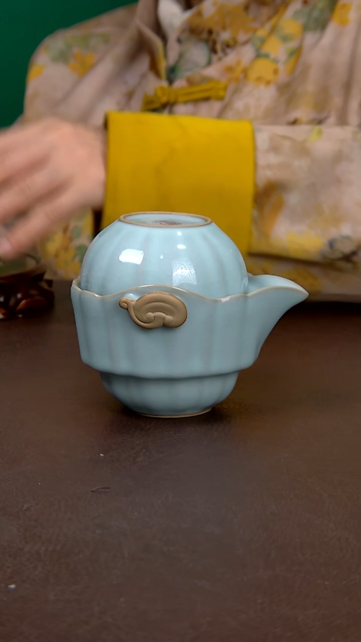 天青鱼快客手抓壶不完美 一壶一杯