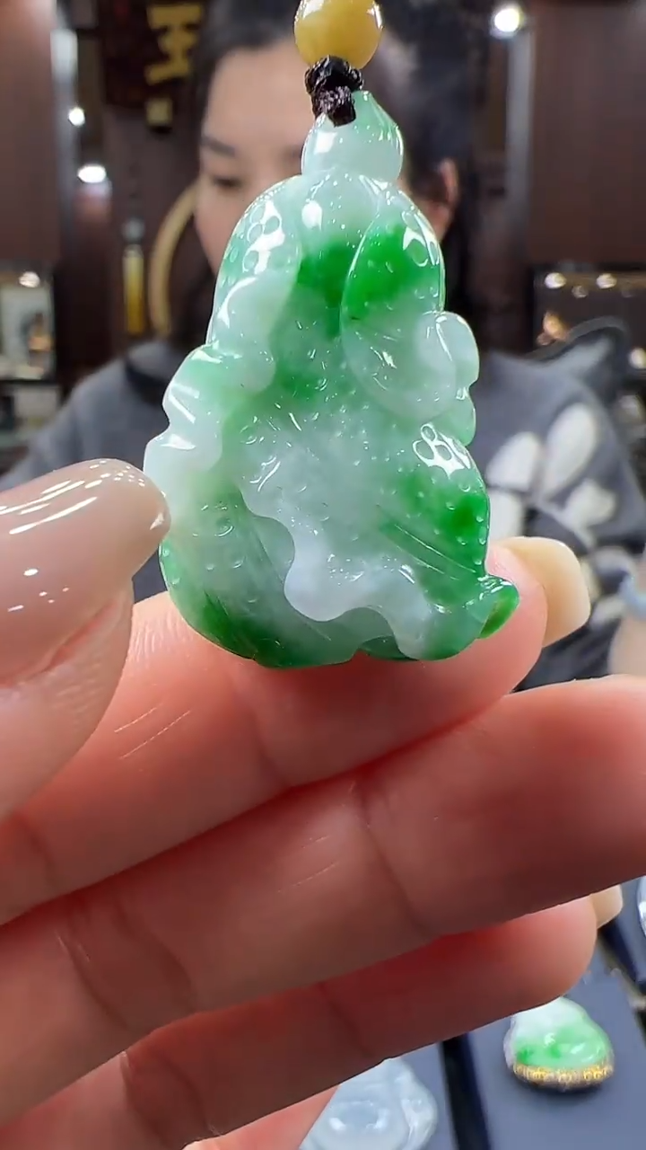 【闪购商品】翡翠挂件未镶嵌白菜