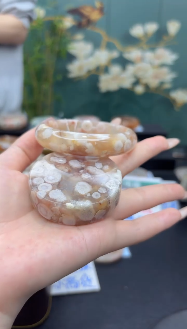 【闪购商品】石英质玉未镶嵌手镯A528(57圈赠送镯心)