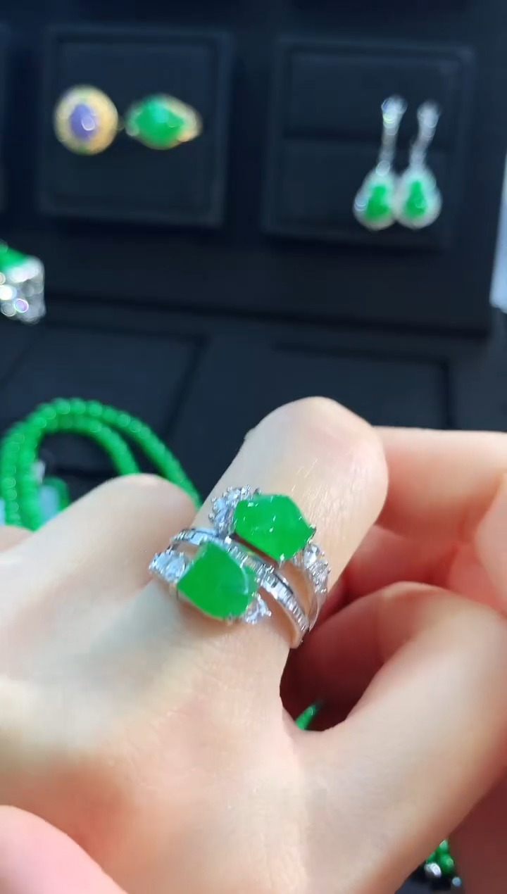 【闪购商品】翡翠戒指18K金镶嵌戒指