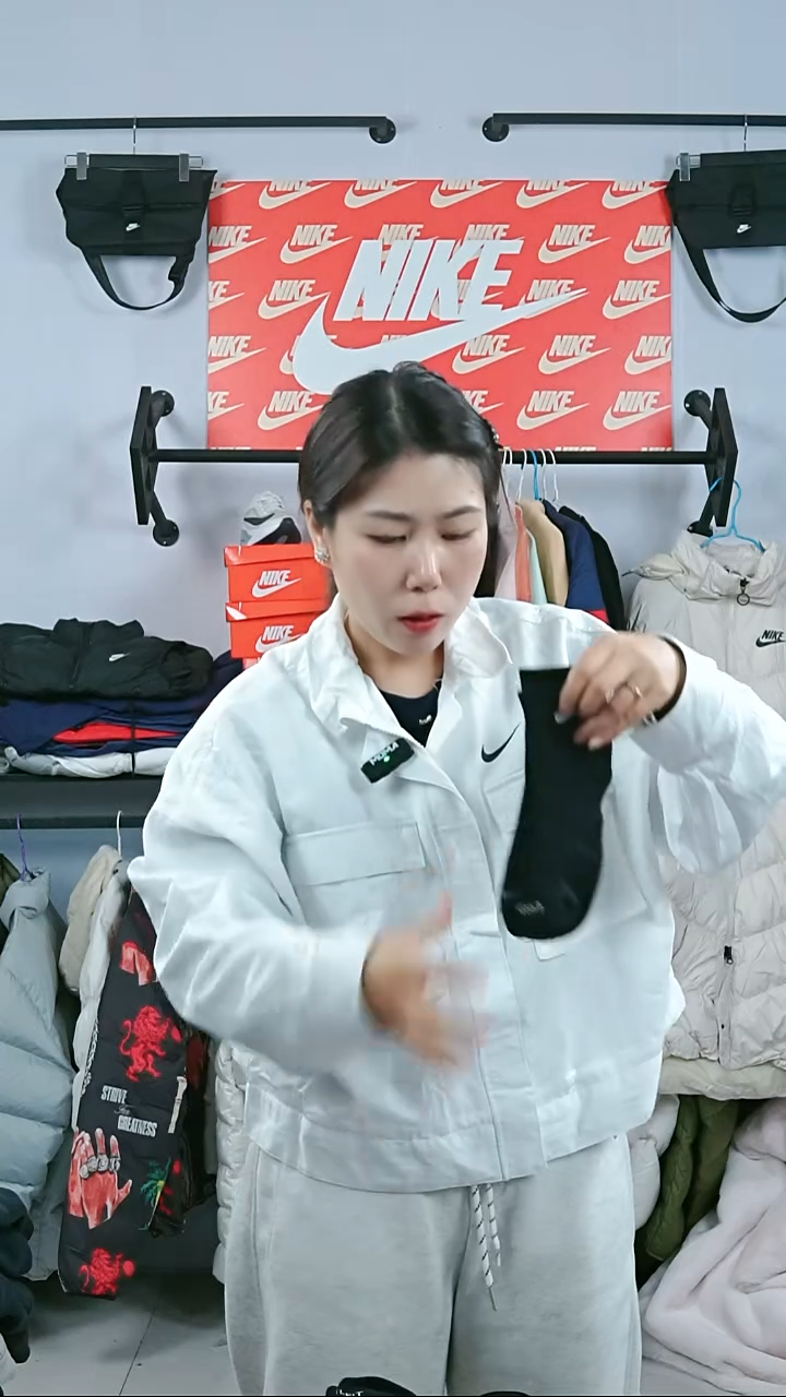 闪购编码Nike/Jordan运动衣以直播间过款为准尺码黑袜子六双